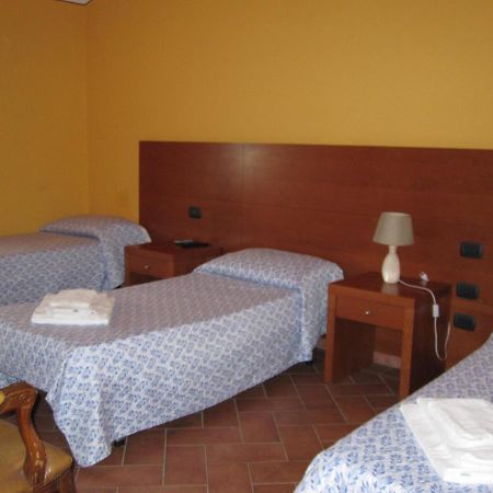 La Locanda Il Gabbiano San Casciano in Val di Pesa Luaran gambar