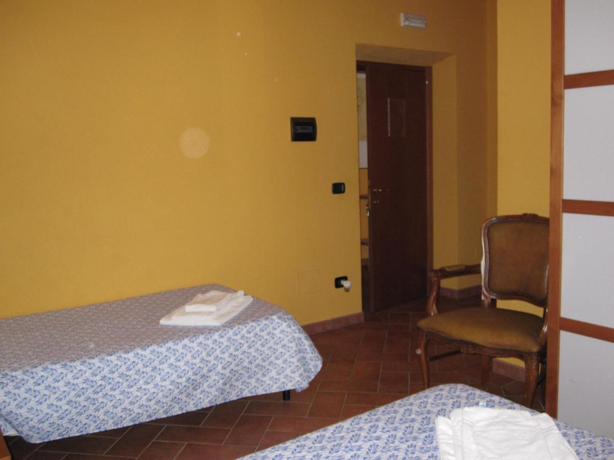 La Locanda Il Gabbiano San Casciano in Val di Pesa Luaran gambar